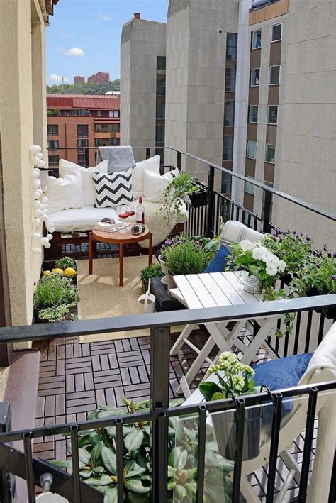 Balcony Entertaining: Creating the Ultimate Social Experience