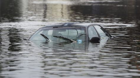 Beneath the Surface: Deciphering the Symbolic Messages within Submerging Vehicle Reveries