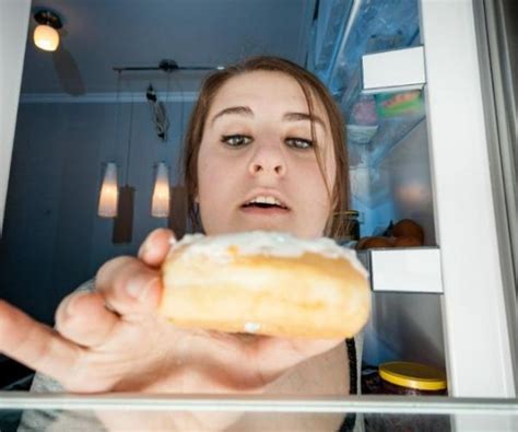 Beyond Hunger: Exploring Emotional Triggers for Uncontrolled Food Consumption