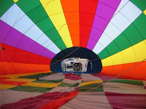 Capturing the Elegance: Photography Tips for Enthusiastic Balloon Fans