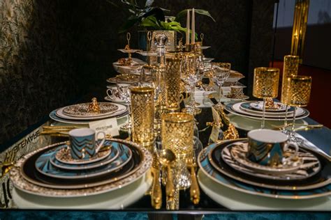 Creating a Dazzling Atmosphere: Enhance the Ambiance with Opulent Decorations