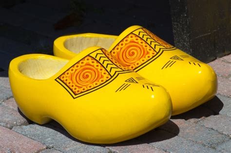 Cultural Representations of Worn-out Shoes in Various Dream Traditions