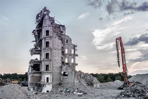Demolished Buildings: Unveiling the Connection Between Dreams and Trauma
