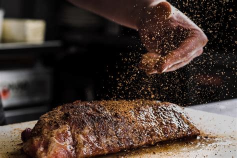 Discover the Art of BBQ: From Selecting the Right Meat to Mastering Seasoning Techniques