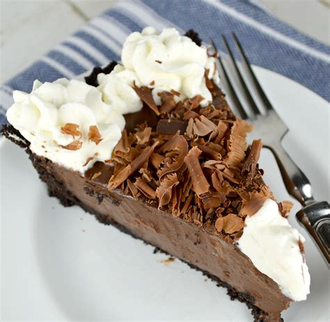 Discover the Art of Creating a Decadent Chocolate Pie