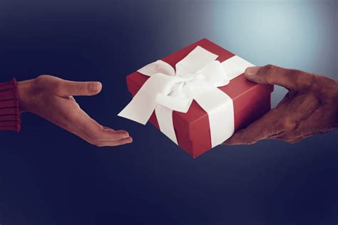 Dream Interpretation: Decoding the Symbolic Meaning of Receiving Presents