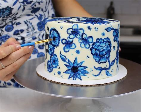 Edible Art: Enhancing Your Cake with Hand-painted Designs