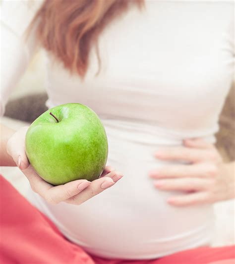 Exploring the Connection between Pregnancy and Dreams of Apples