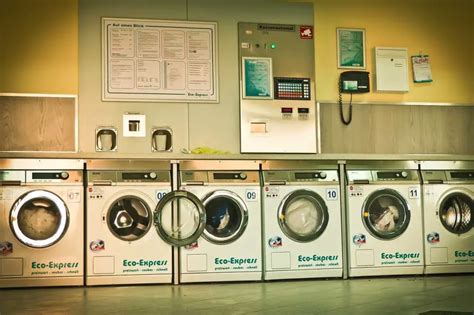 Exploring the Subconscious: Interpreting Dreams with Washing Machines