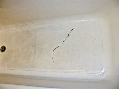 Fixing Minor Cracks: Easy Solutions for a Pristine Bathtub