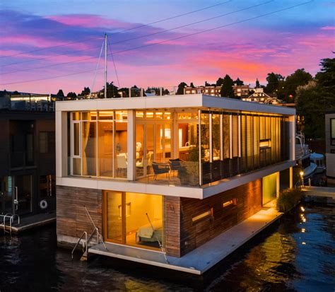 Floating Communities: The Rise of Floatation Centers