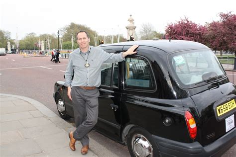 Hidden Gems and Local Stories: Unveiling London's Best Black Taxi Tours