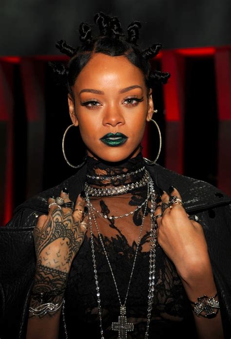 Inspiring Icons: Celebrities Who Flaunt the Vibrant Green Lipstick Look