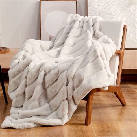 Luxurious Blankets Worth Splurging On: Indulge in Ultimate Comfort and Style