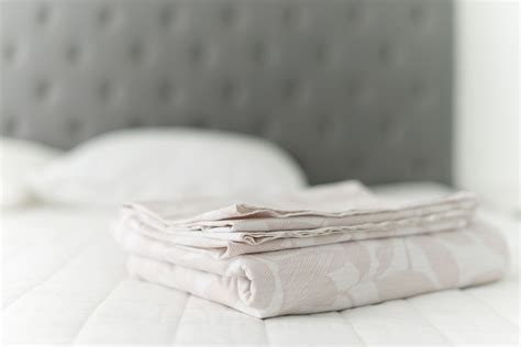 Maintaining the Comfort and Serenity of Your Bed Linens: Essential Care and Cleaning Tips