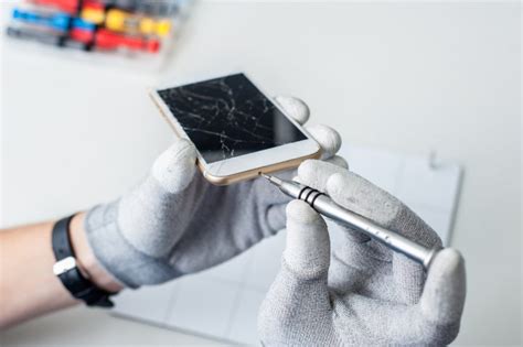 Repair or Replace? Considering the Options for a Shattered Smartphone