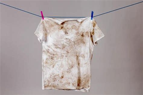 Revealing the Meaning behind Shabby and Soiled Attire