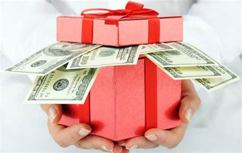 Seeking Financial Stability: Decoding the Symbolism of Gifting Money to Your Late Father