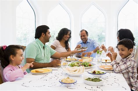 Strengthening Family Connections through an Exquisite Banquet