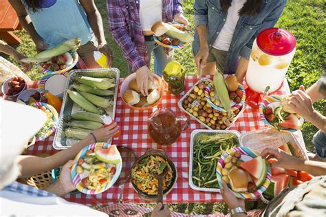 Take the Party Outdoors: Organize a Picnic Adventure