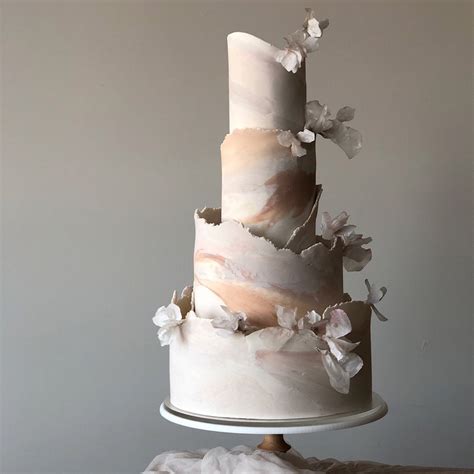 Taking it to the Next Level: Incorporating Sculptural Elements in Cake Decoration