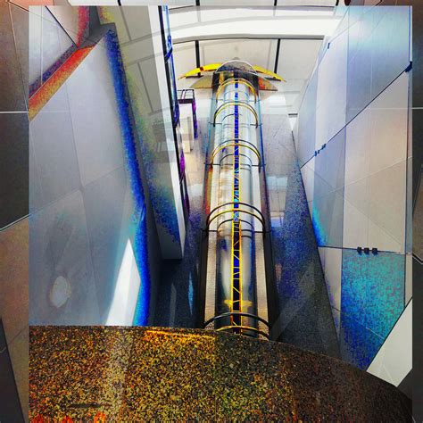 The Intricate Connection between Escalators and Life Transitions Explored in the Realm of Dreams