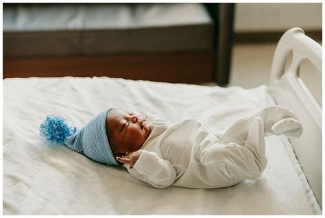 The Link Between Dreams of Discovering a Newborn and Fresh Starts