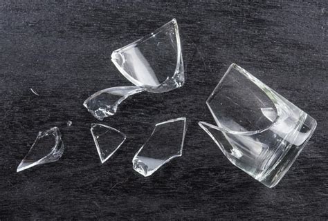 The Significance of Broken Glass in Dream Interpretation