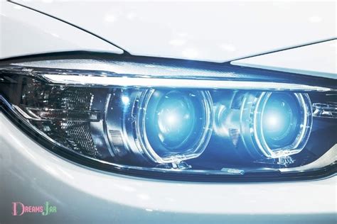 The Symbolic Significance of Car Headlights in Dream Interpretation