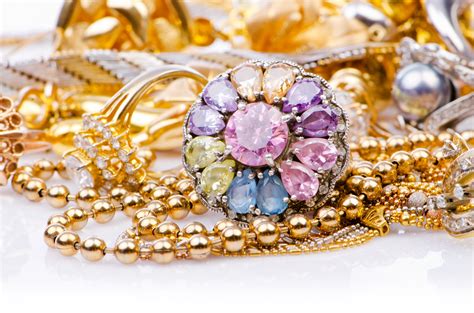 The Symbolic Significance of Jewelry Dream Interpretations