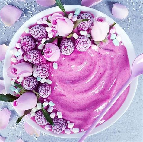 Unleash Your Inner Artist with these Gorgeous and Instagram-Ready Smoothie Bowls